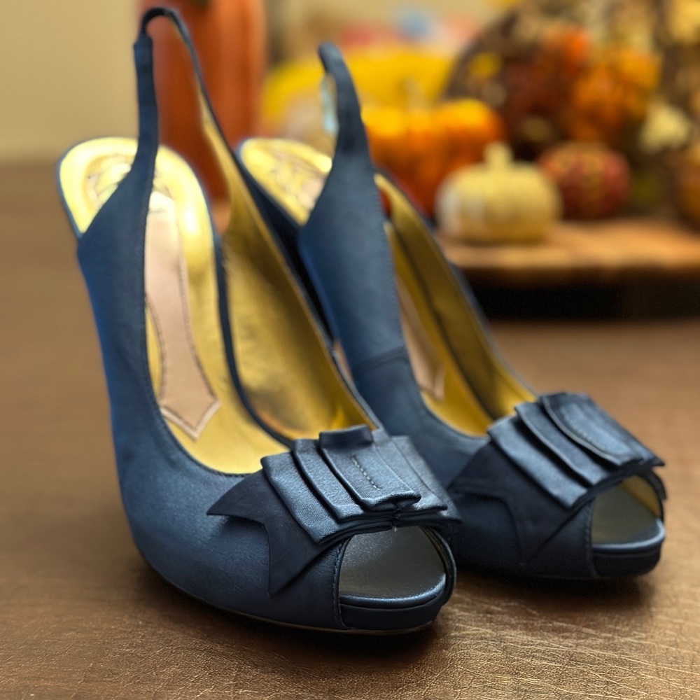 HALE BOB Blue Satin Heels New in Box Size 10 - Vintage perfect for wedding